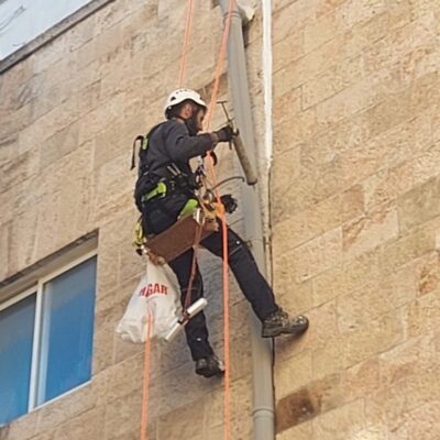 אוויר הרים גגות פתרונות איטום מתקדמים