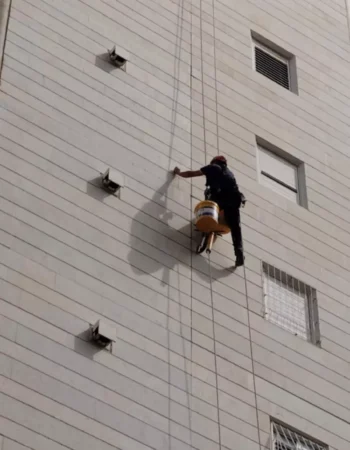 המטפסים איטום בגובה ועבודות סנפלינג