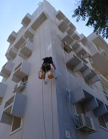 המטפסים איטום בגובה ועבודות סנפלינג